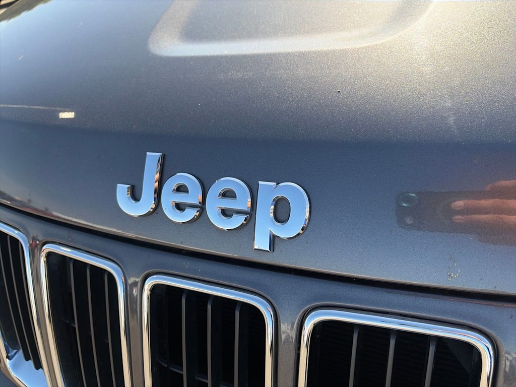 Thumbnail: 2015 Jeep Grand Cherokee - 4
