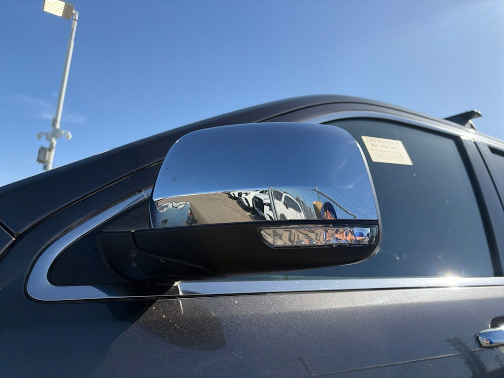 Thumbnail: 2015 Jeep Grand Cherokee - 25