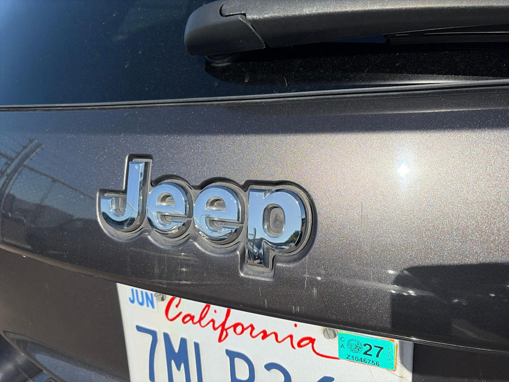 Thumbnail: 2015 Jeep Grand Cherokee - 22
