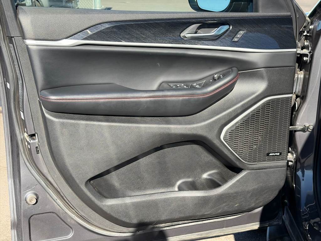 Thumbnail: 2022 Jeep Grand Cherokee - 31
