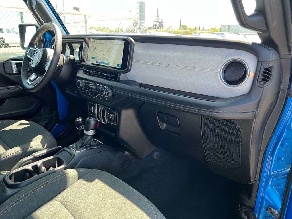 Thumbnail: 2024 Jeep Wrangler - 9