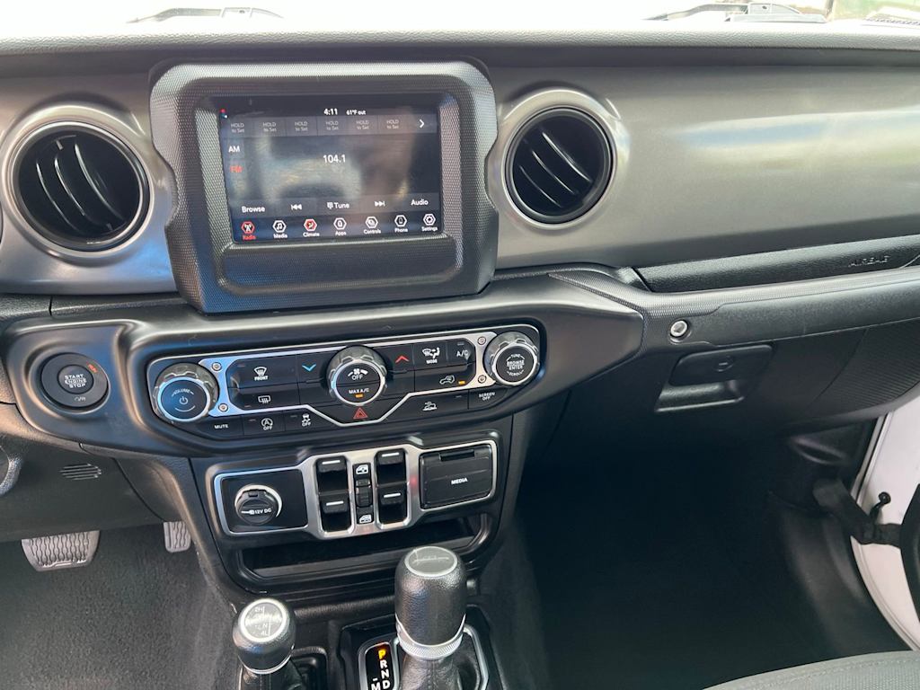 Thumbnail: 2023 Jeep Gladiator - 15