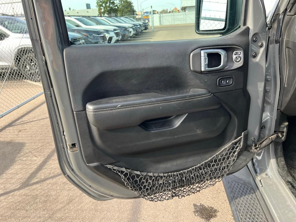 Thumbnail: 2021 Jeep Gladiator - 23