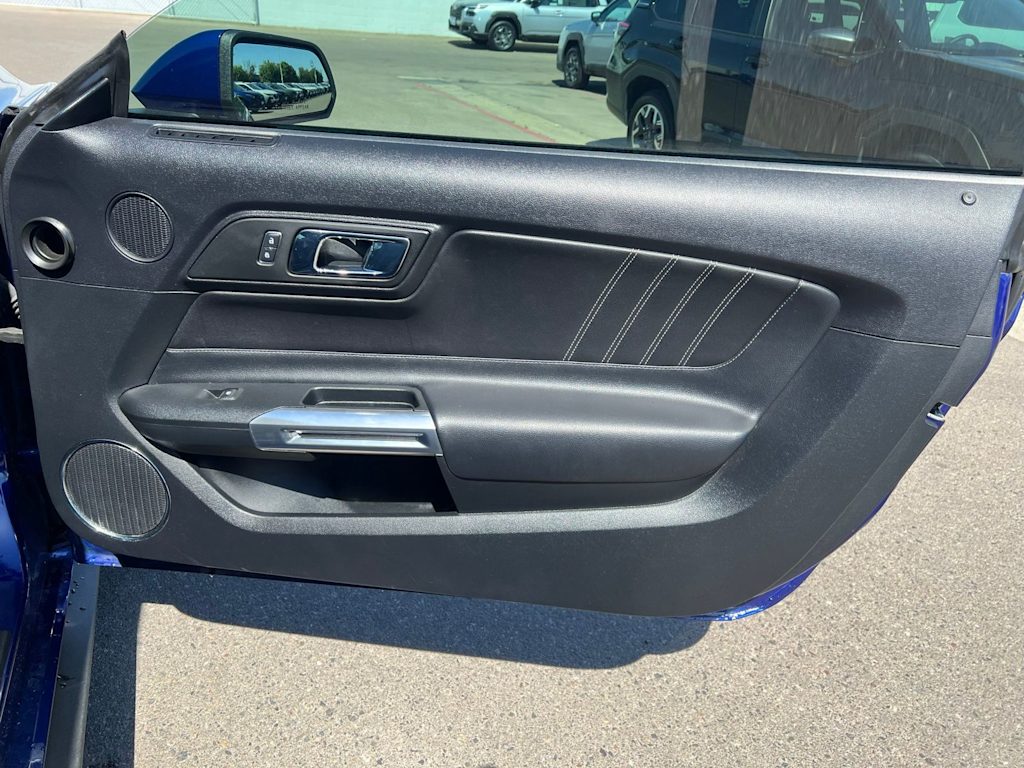 Thumbnail: 2015 Ford Mustang - 31