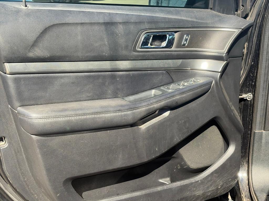 Thumbnail: 2018 Ford Explorer - 25