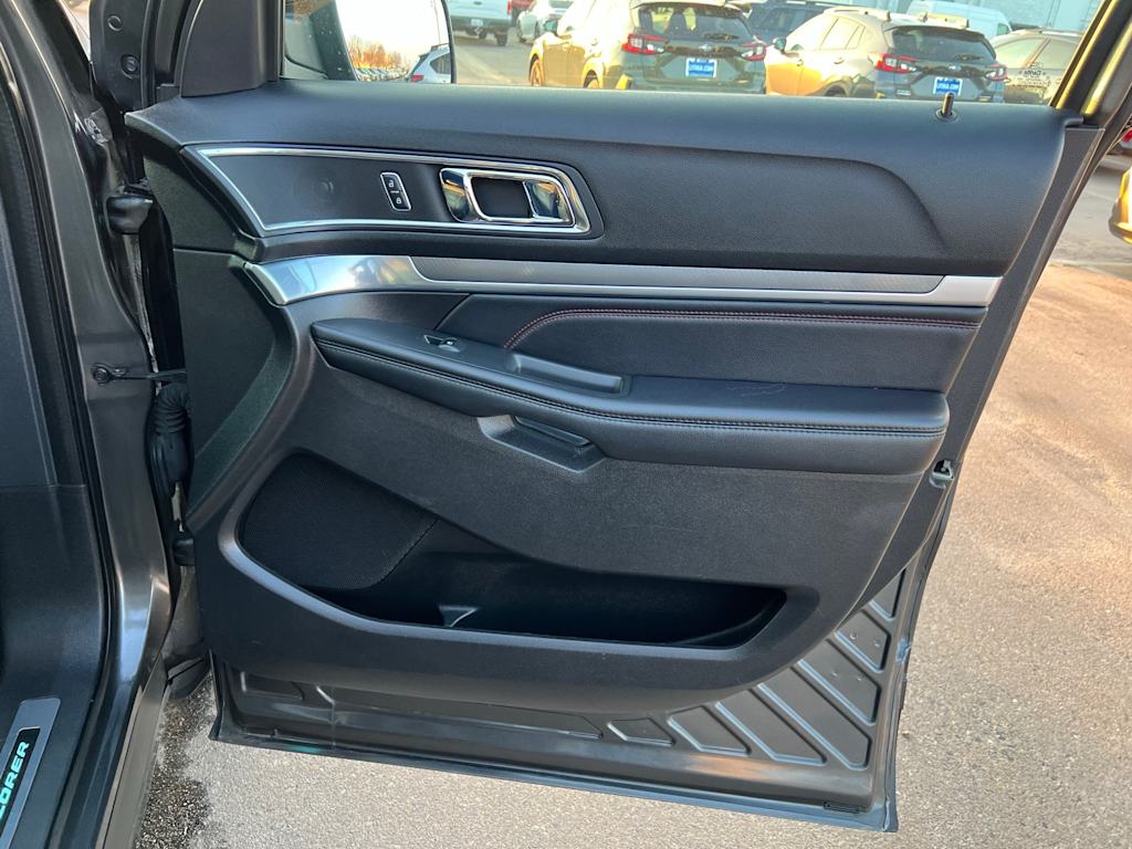 Thumbnail: 2017 Ford Explorer - 34