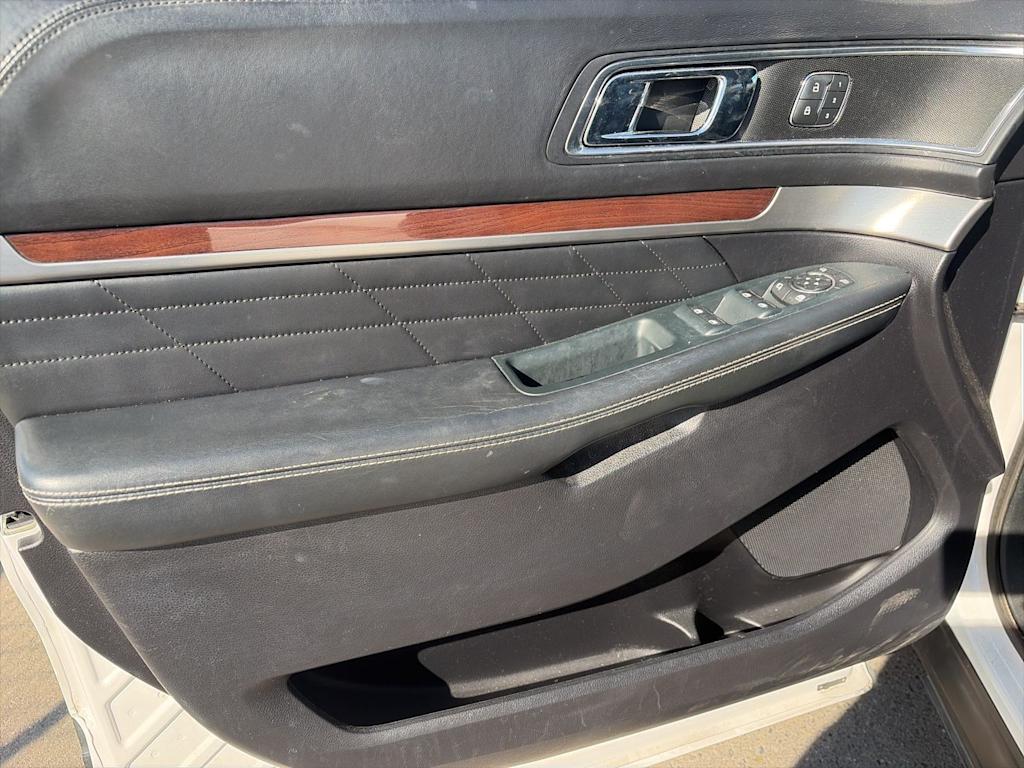 Thumbnail: 2018 Ford Explorer - 31