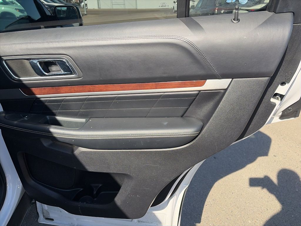 Thumbnail: 2018 Ford Explorer - 17