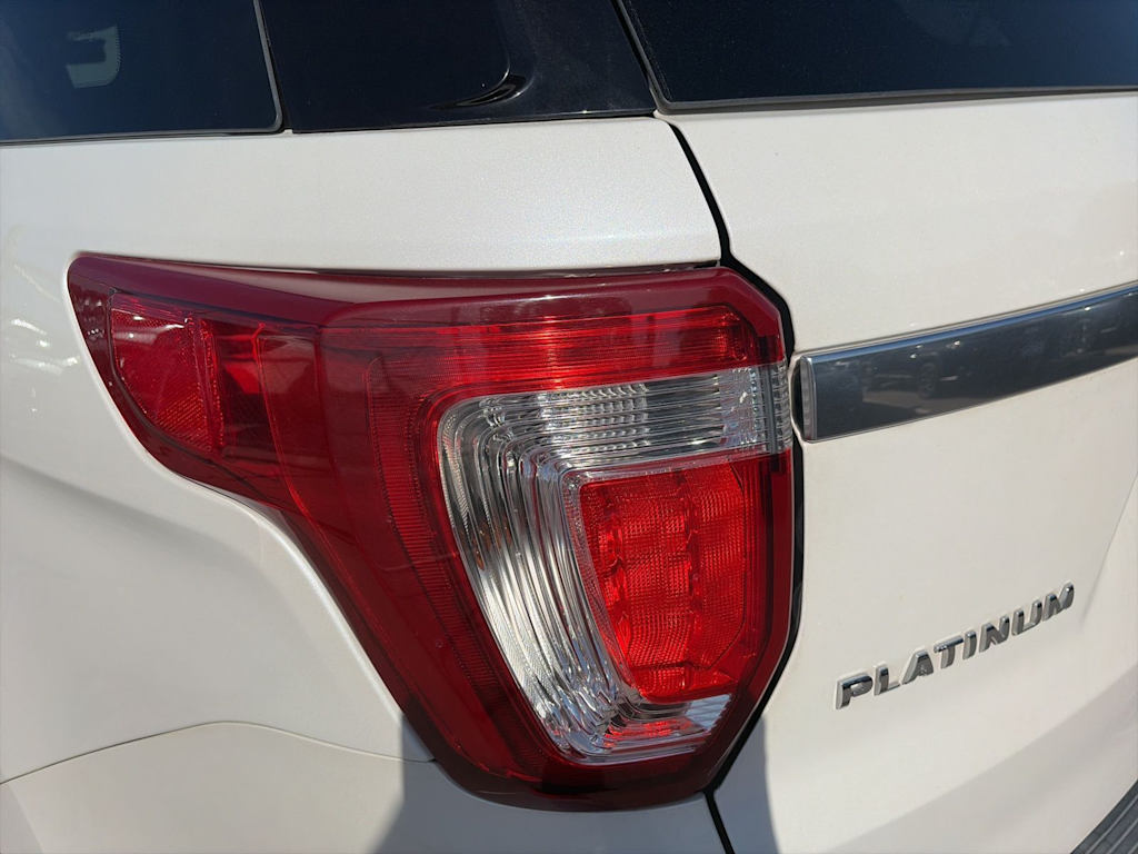 Thumbnail: 2018 Ford Explorer - 25