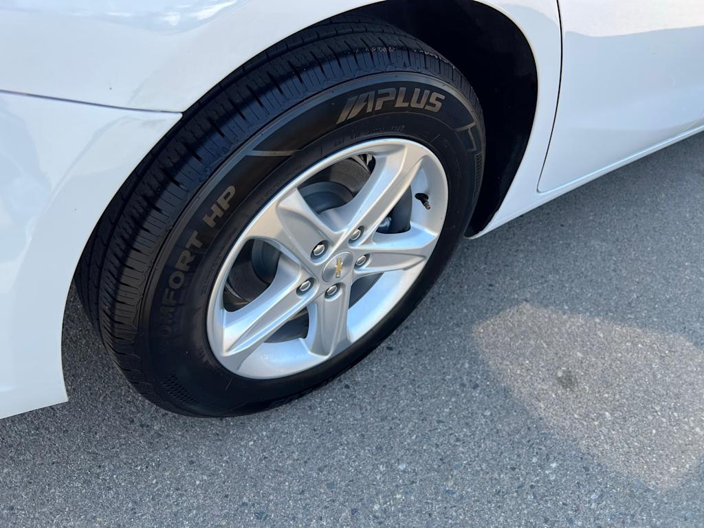 Thumbnail: 2023 Chevrolet Malibu - 30