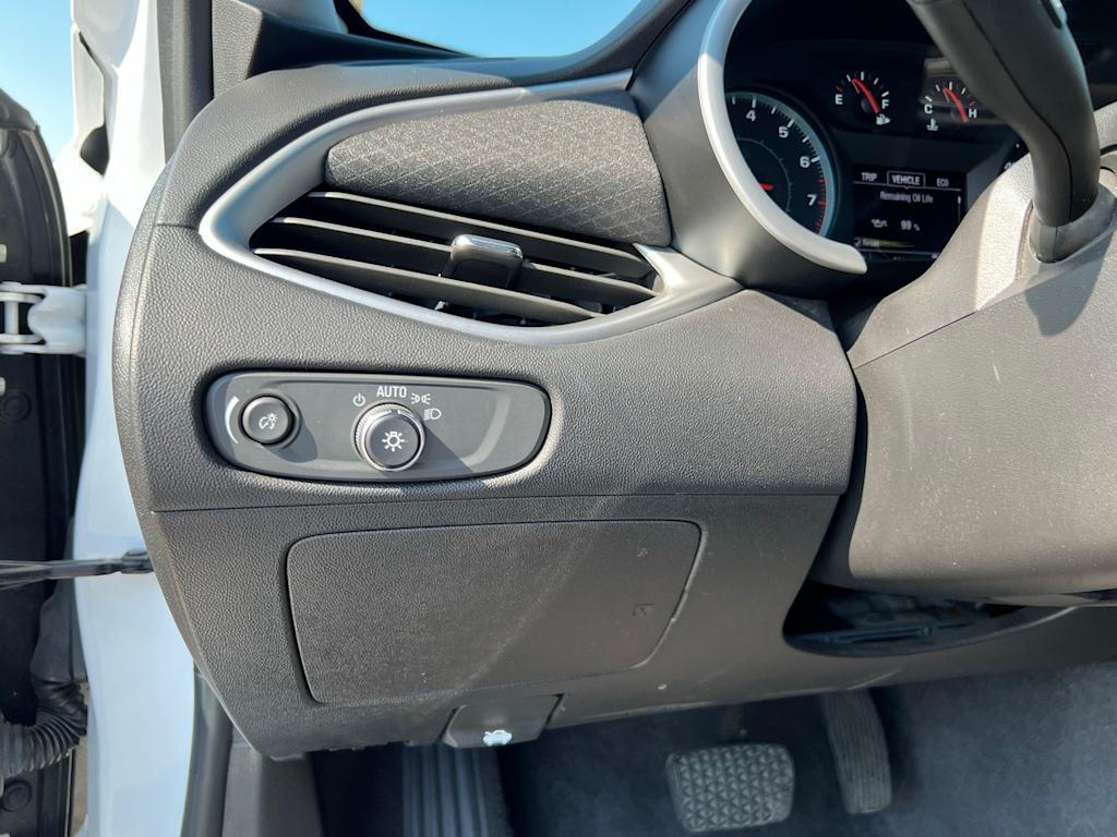 Thumbnail: 2023 Chevrolet Malibu - 38