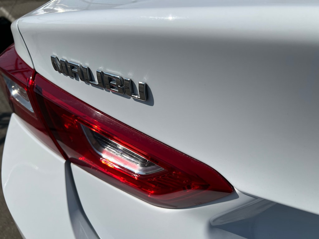 Thumbnail: 2023 Chevrolet Malibu - 7