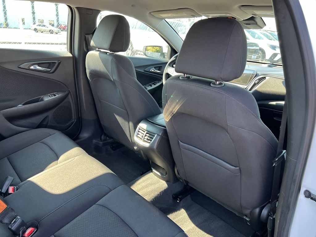 Thumbnail: 2023 Chevrolet Malibu - 31