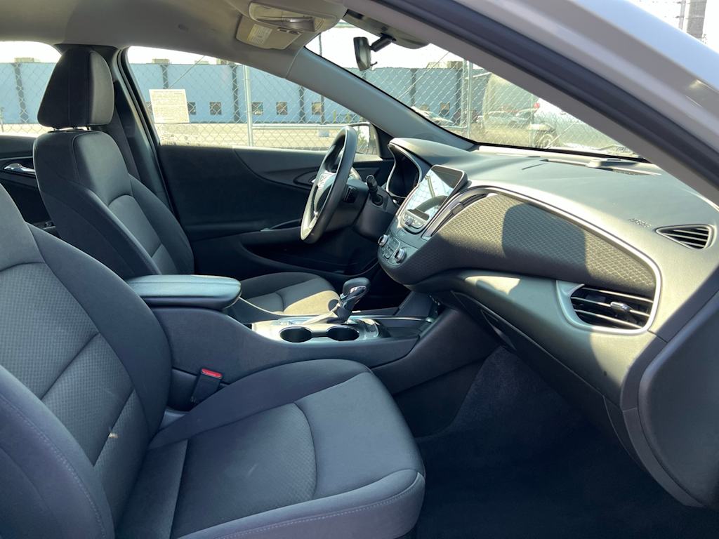 Thumbnail: 2023 Chevrolet Malibu - 11