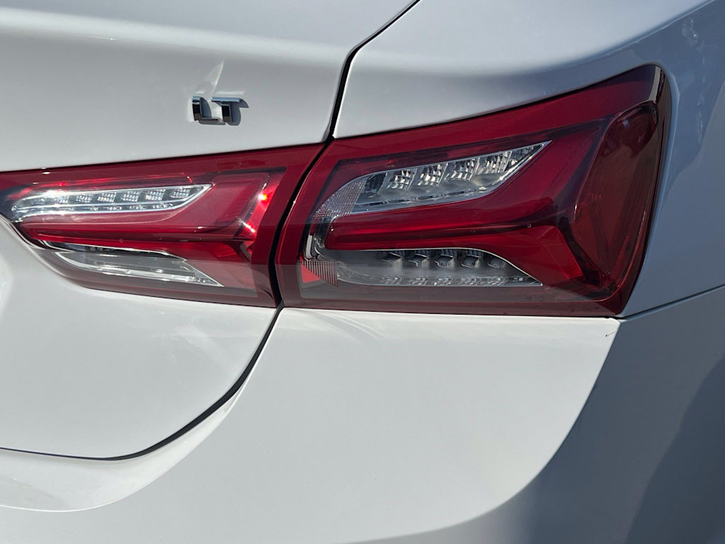 Thumbnail: 2022 Chevrolet Malibu - 27