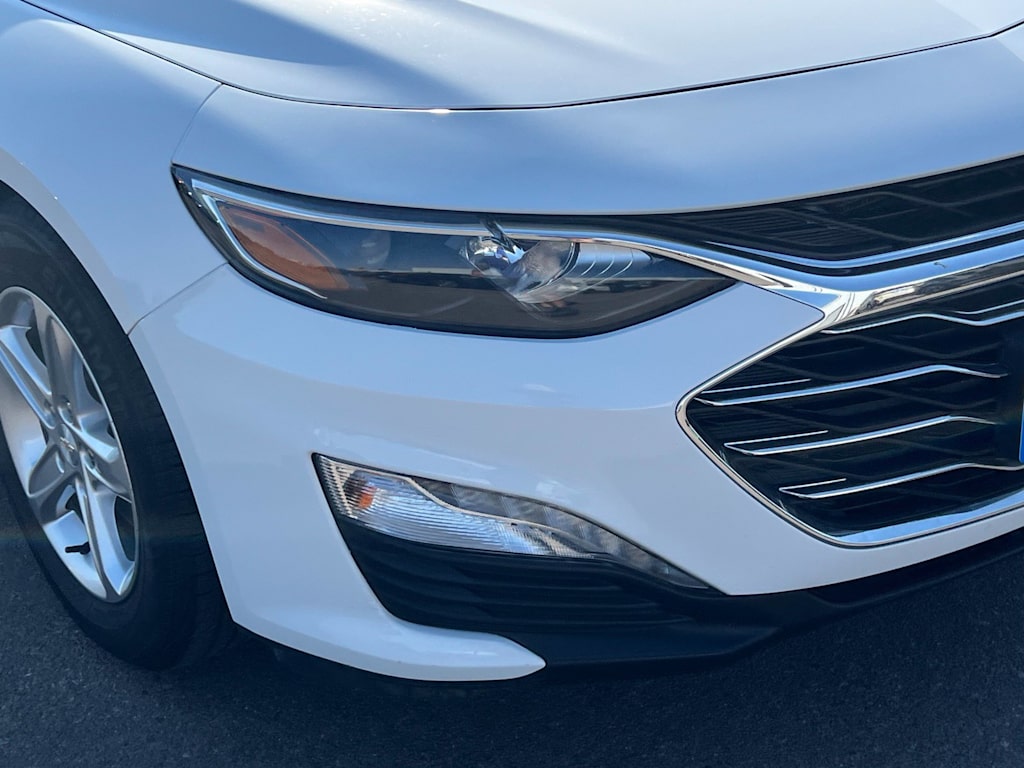 Thumbnail: 2022 Chevrolet Malibu - 23