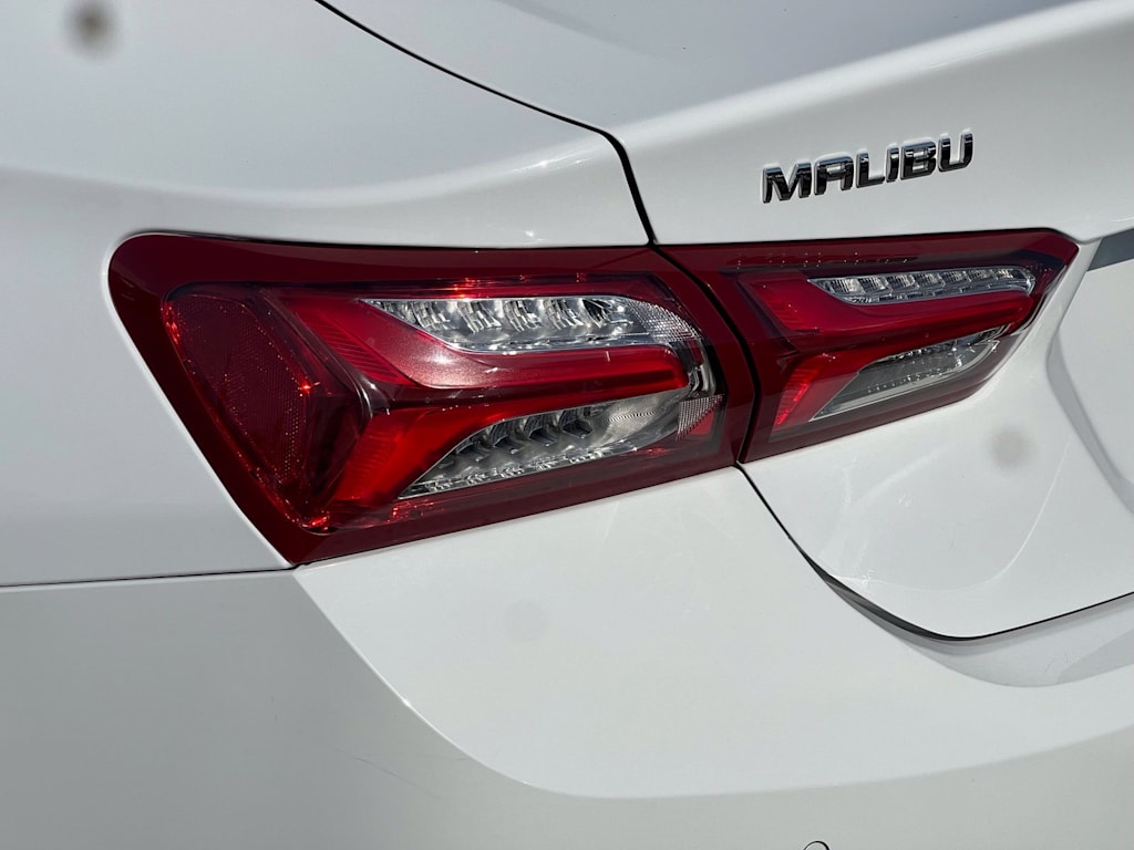 Thumbnail: 2022 Chevrolet Malibu - 31