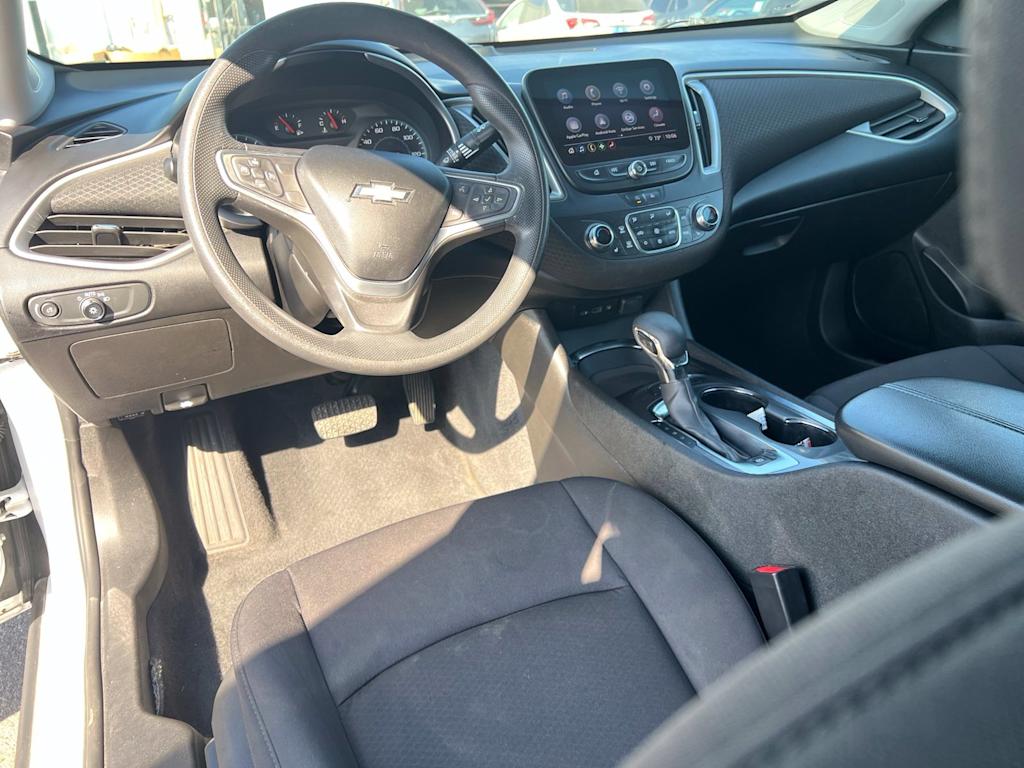 Thumbnail: 2022 Chevrolet Malibu - 2