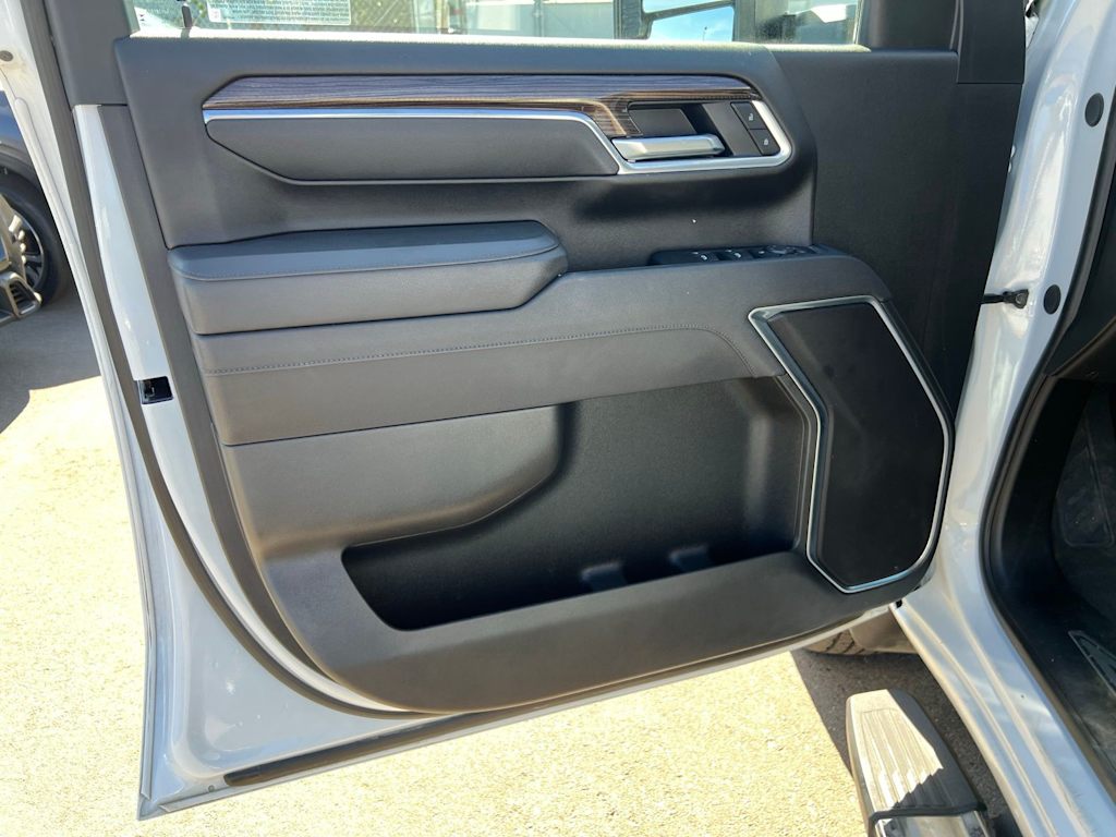 Thumbnail: 2025 Chevrolet Silverado 2500 - 26