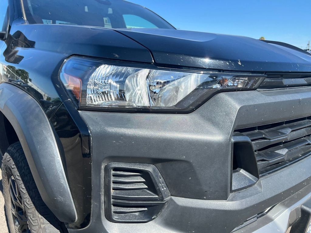 Thumbnail: 2024 Chevrolet Colorado - 21