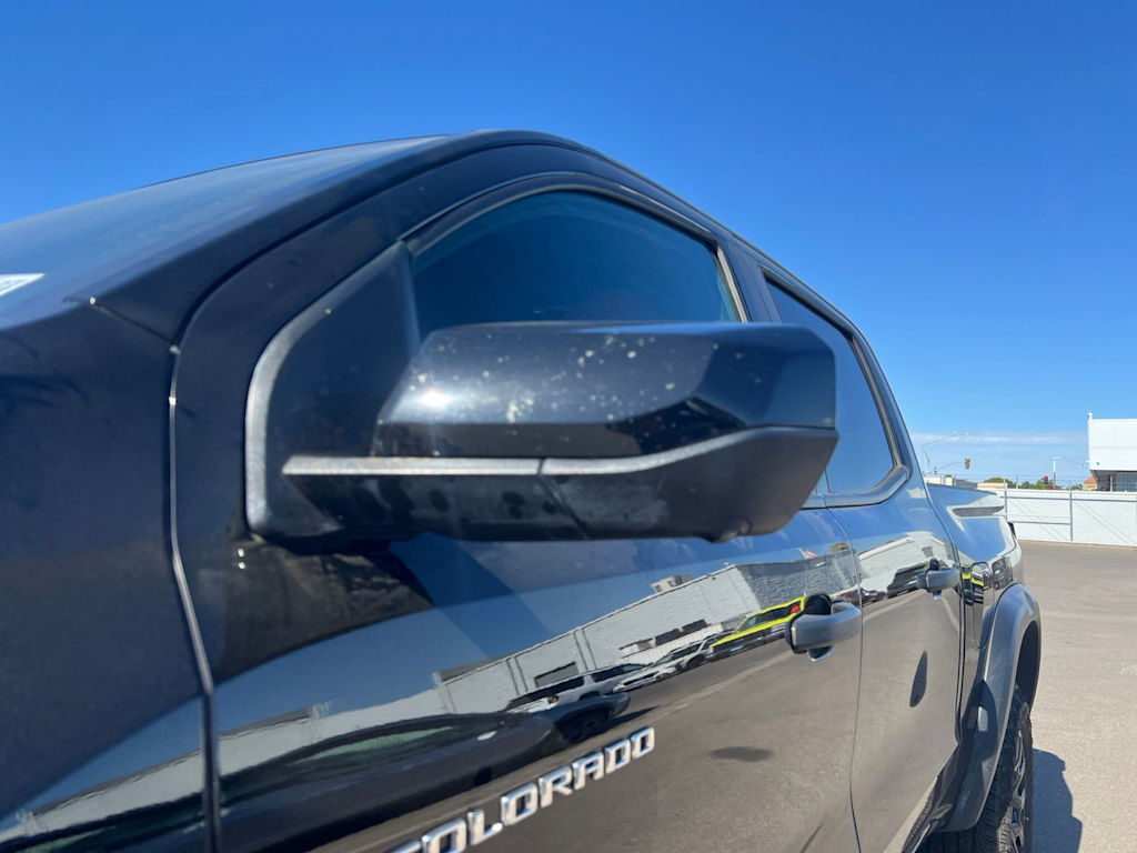 Thumbnail: 2024 Chevrolet Colorado - 18