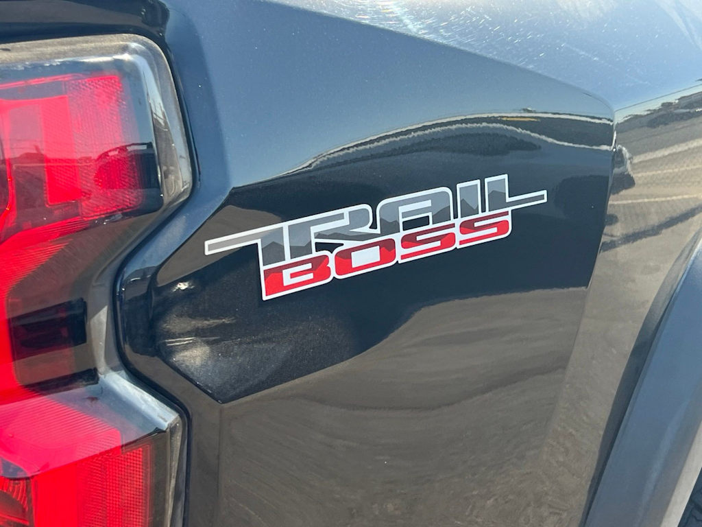 Thumbnail: 2024 Chevrolet Colorado - 24