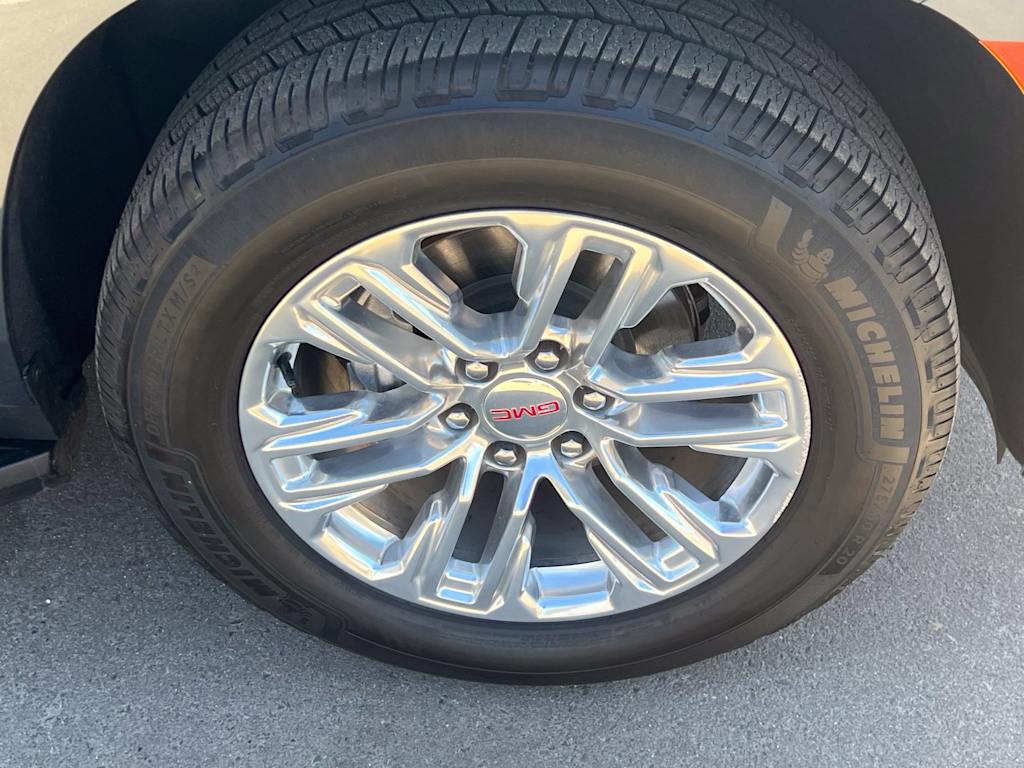 Thumbnail: 2021 GMC Yukon XL - 22