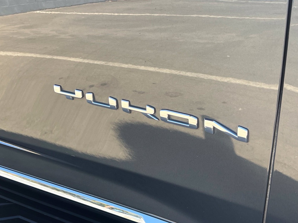 Thumbnail: 2021 GMC Yukon XL - 24