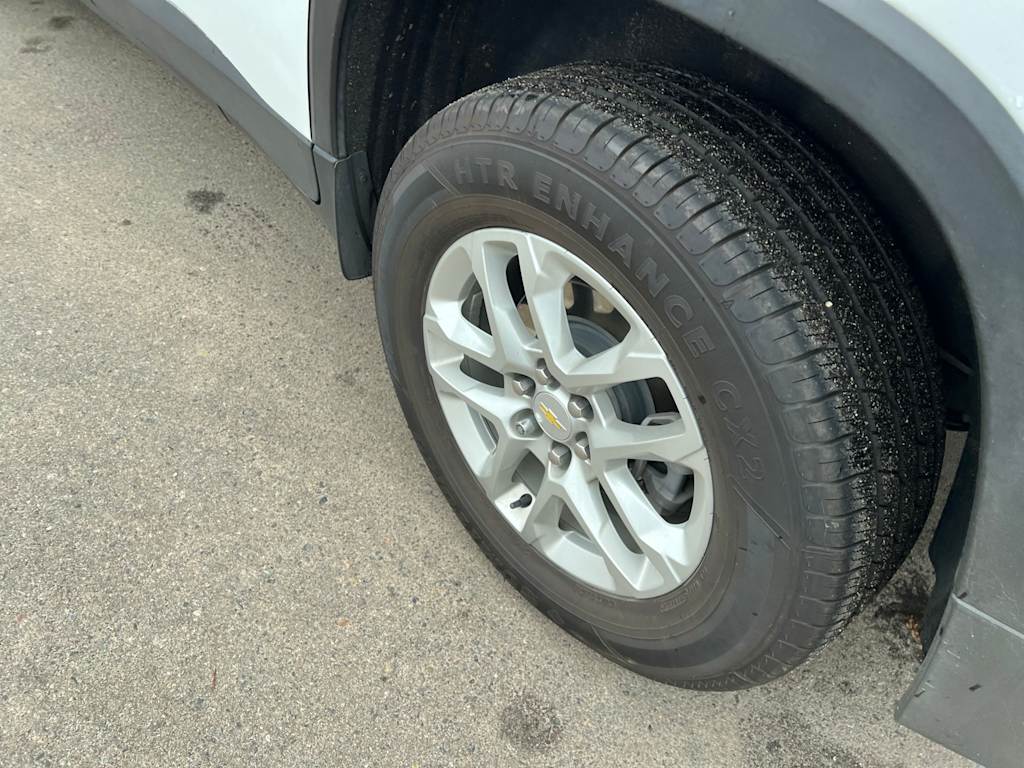 Thumbnail: 2021 Chevrolet Traverse - 24