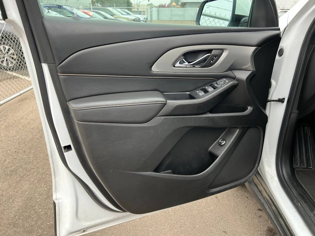 Thumbnail: 2021 Chevrolet Traverse - 23