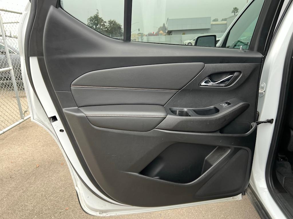 Thumbnail: 2021 Chevrolet Traverse - 26