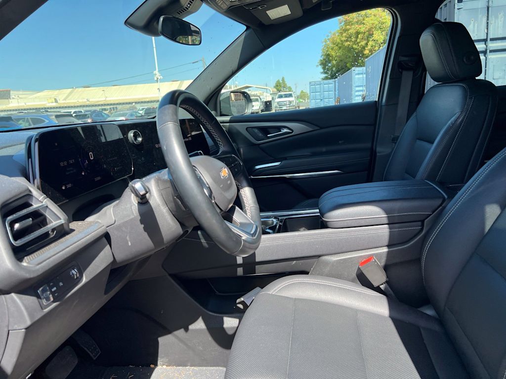 Thumbnail: 2025 Chevrolet Traverse - 8