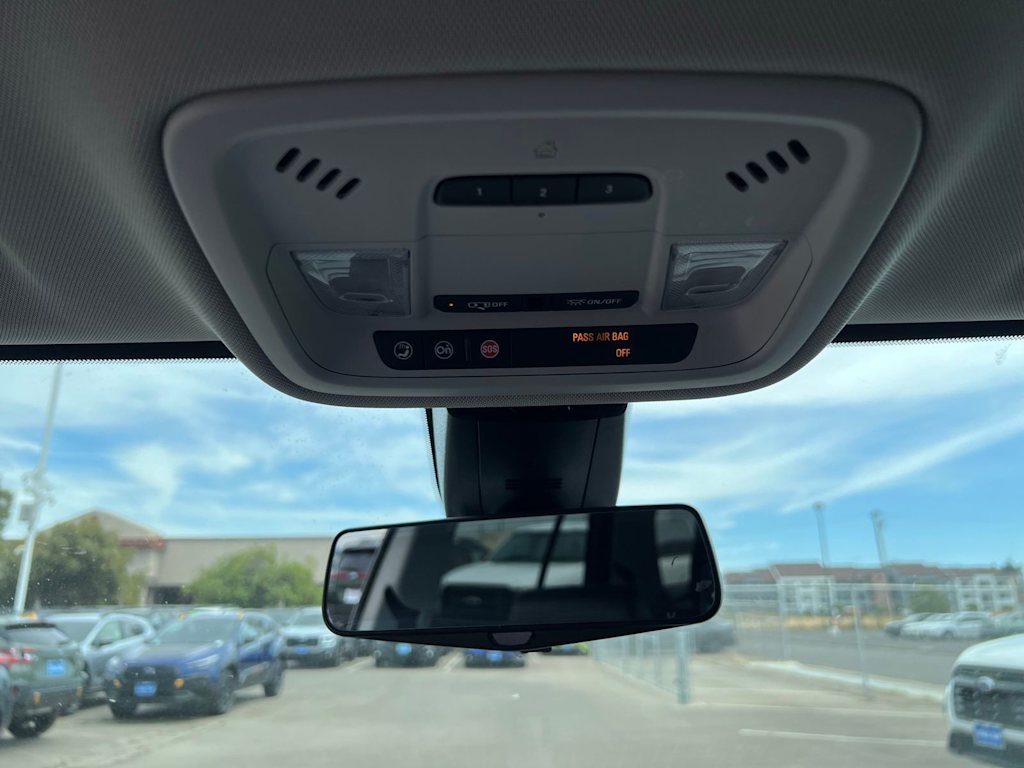 Thumbnail: 2020 Chevrolet Traverse - 35