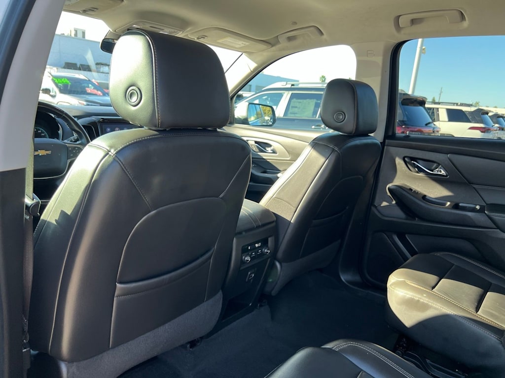 Thumbnail: 2021 Chevrolet Traverse - 12