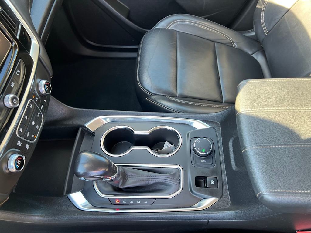 Thumbnail: 2021 Chevrolet Traverse - 16