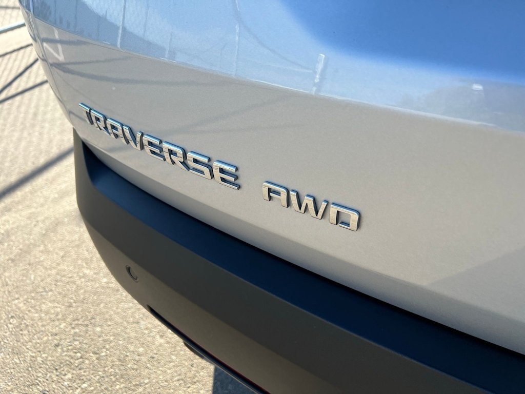 Thumbnail: 2021 Chevrolet Traverse - 7