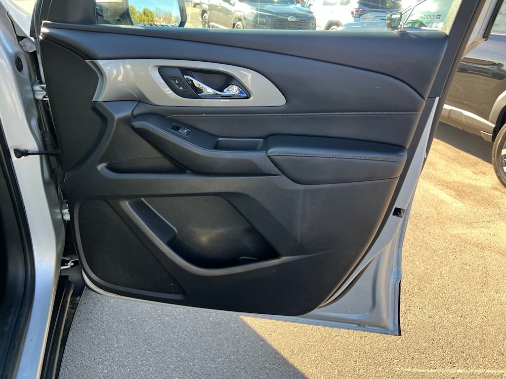 Thumbnail: 2021 Chevrolet Traverse - 35