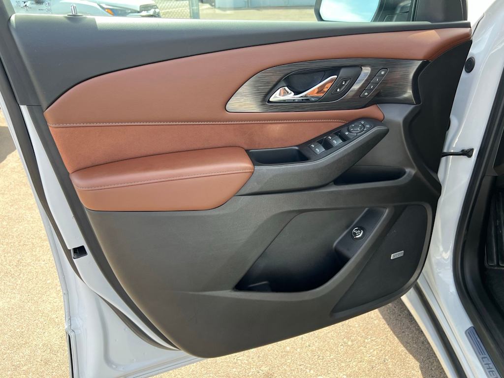 Thumbnail: 2021 Chevrolet Traverse - 26