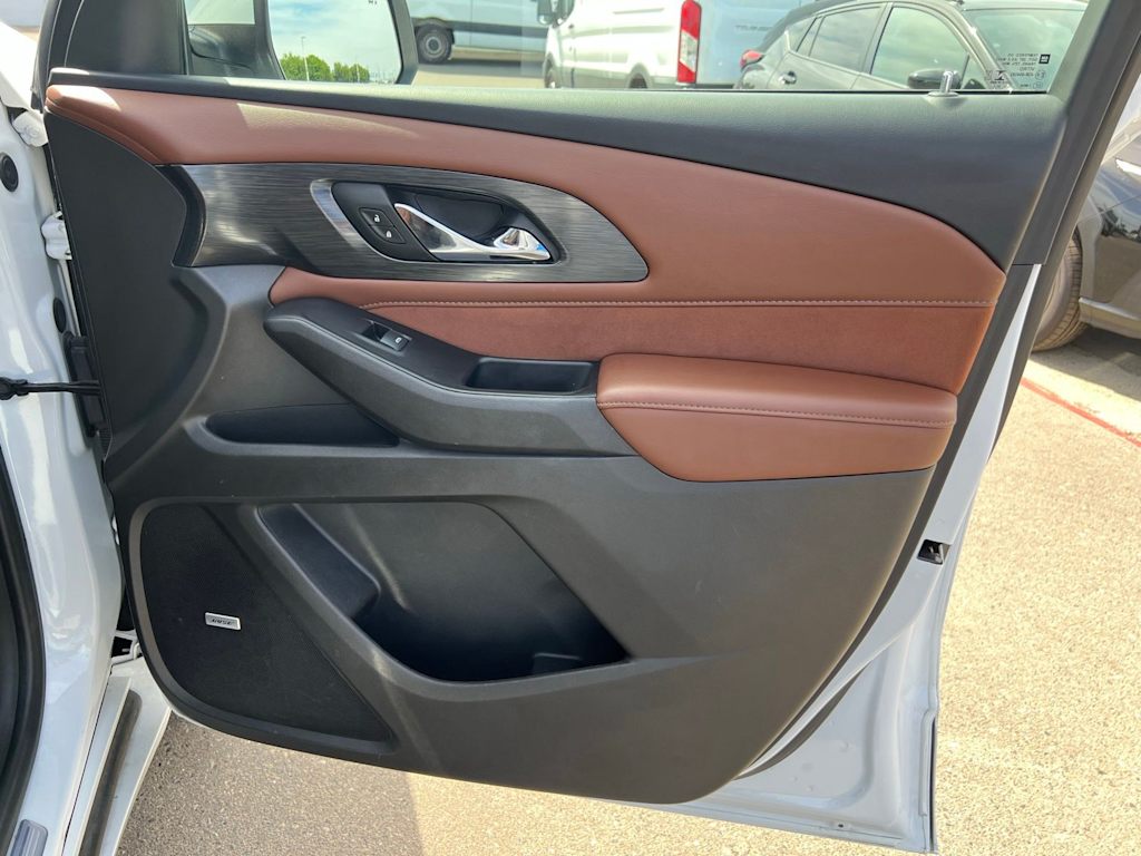 Thumbnail: 2021 Chevrolet Traverse - 35