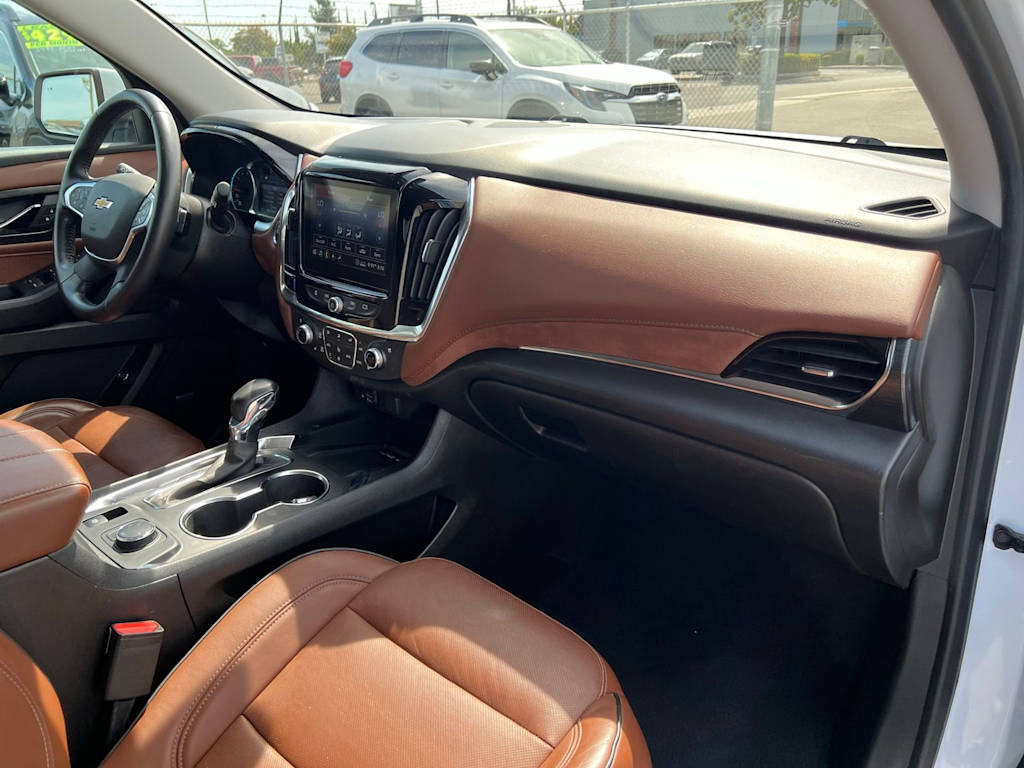 Thumbnail: 2021 Chevrolet Traverse - 9