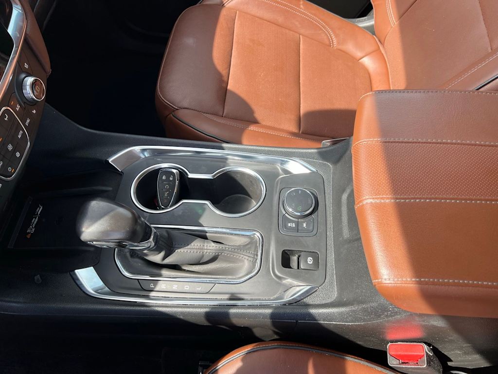 Thumbnail: 2021 Chevrolet Traverse - 16