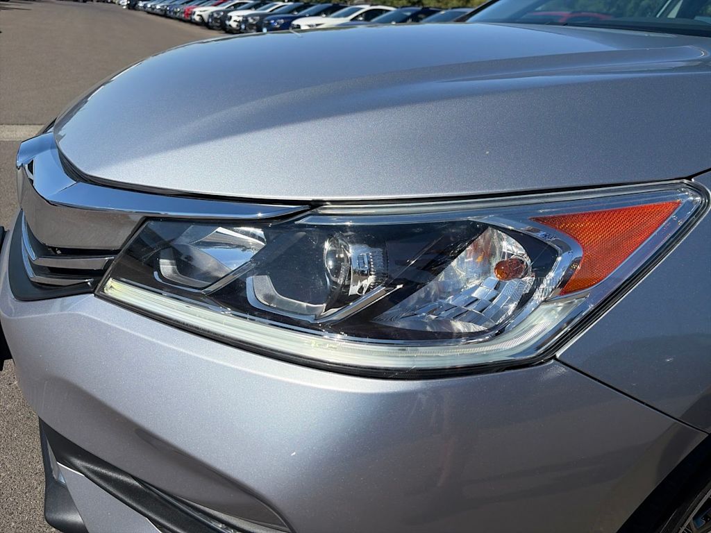 Thumbnail: 2017 Honda Accord - 22
