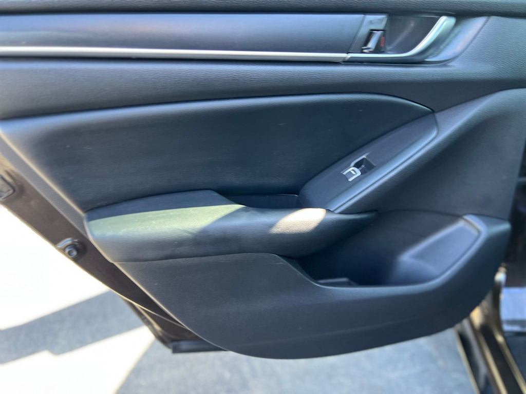 Thumbnail: 2018 Honda Accord - 31