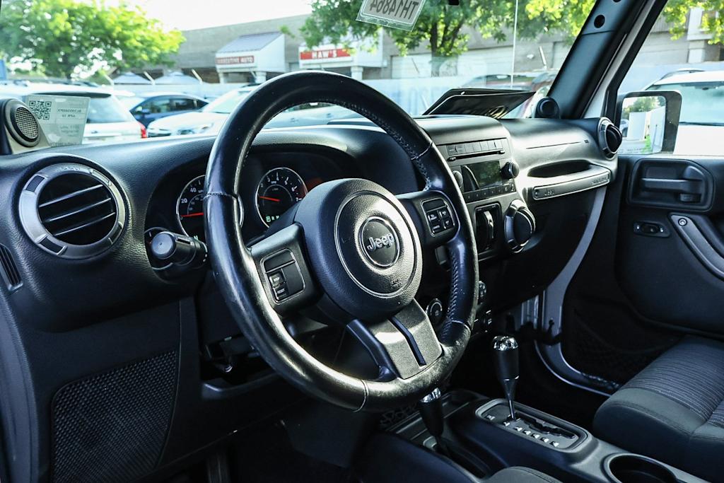 2011 Jeep Wrangler Unlimited Sport 37