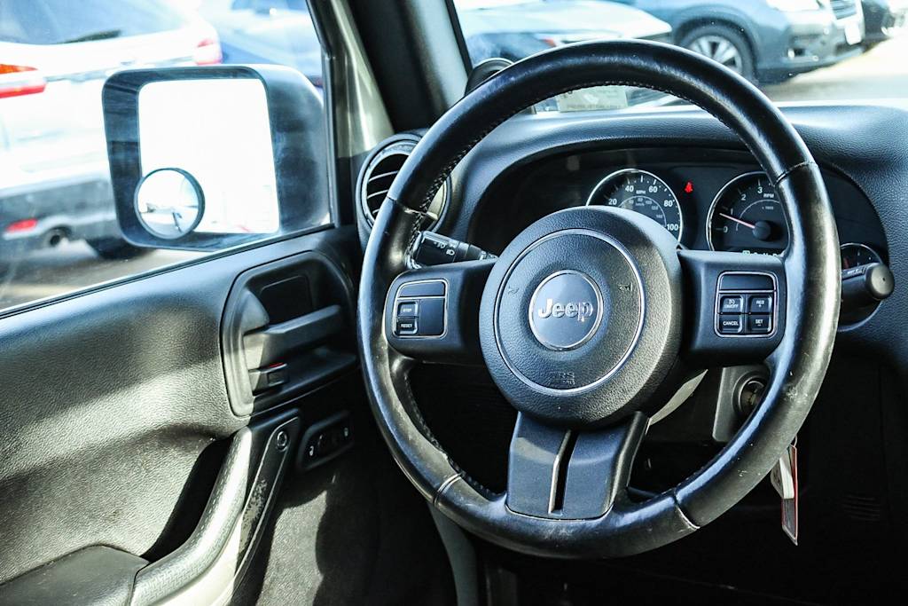 2011 Jeep Wrangler Unlimited Sport 32