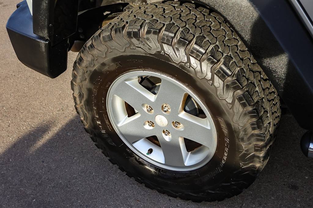 2011 Jeep Wrangler Unlimited Sport 26
