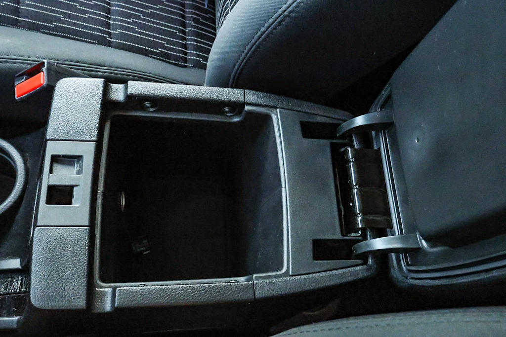 2011 Jeep Wrangler Unlimited Sport 44