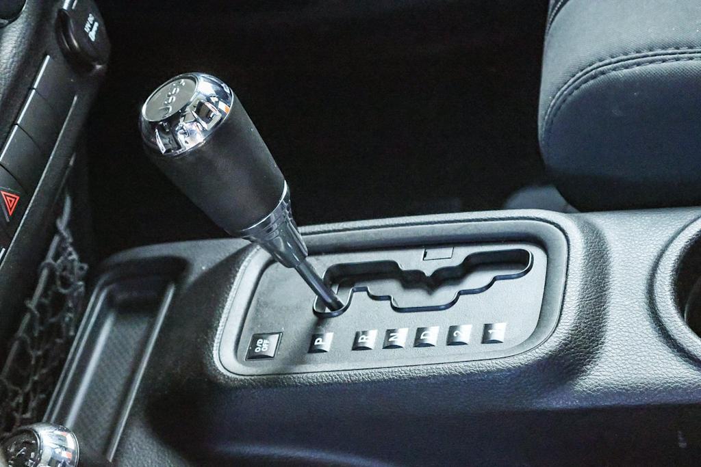 2011 Jeep Wrangler Unlimited Sport 15