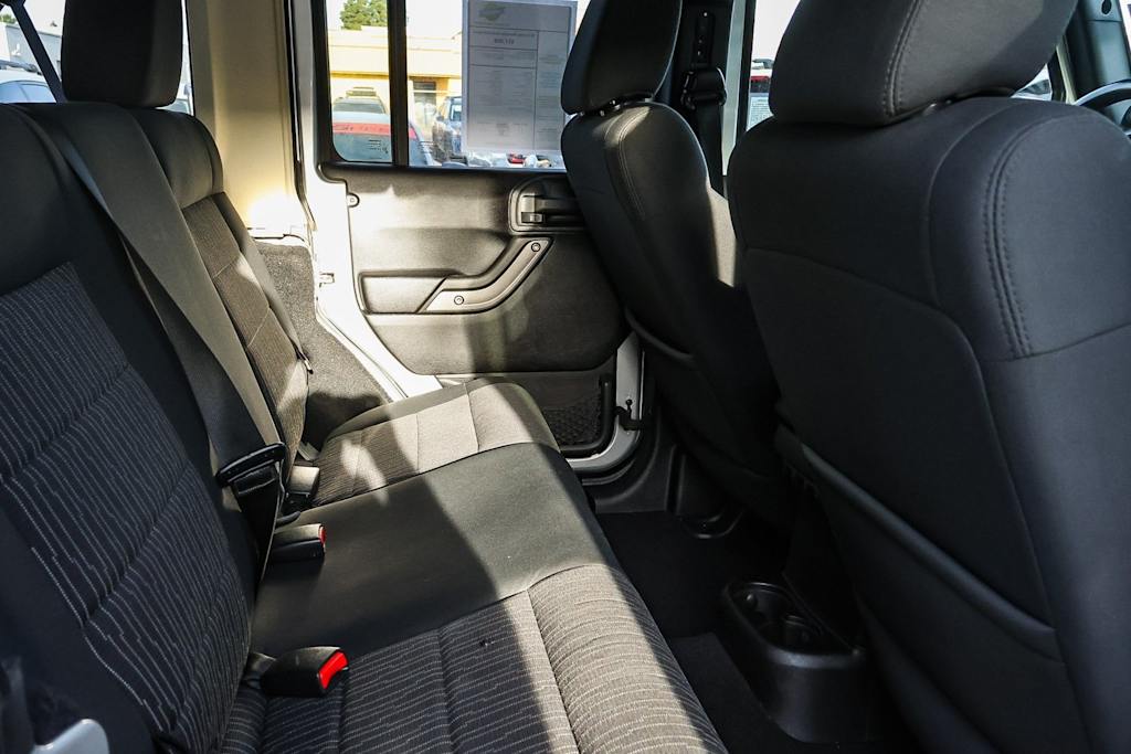 2011 Jeep Wrangler Unlimited Sport 31