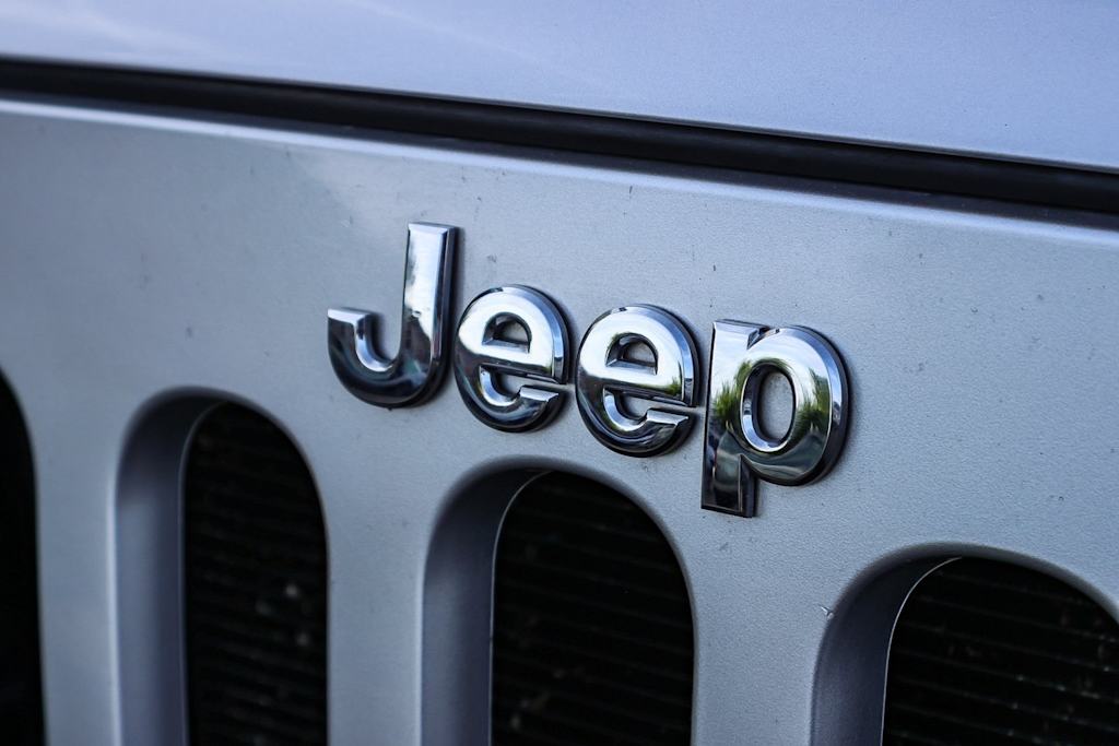 2011 Jeep Wrangler Unlimited Sport 24